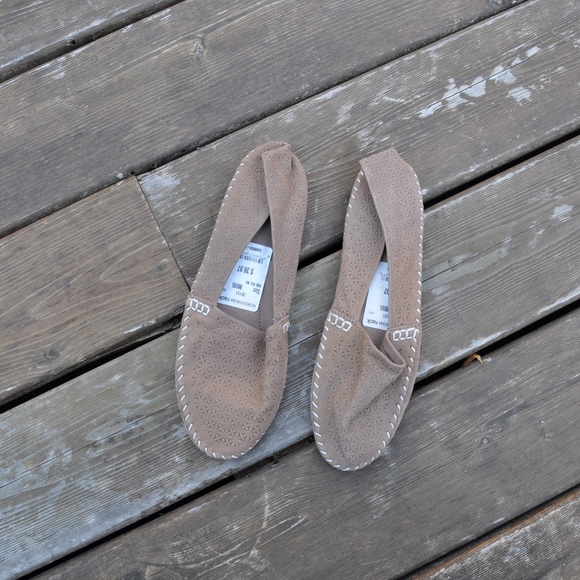 Adam Tucker Shoes - New ADAM TUCKER Perforated Suede Slip-On Shoes NWT